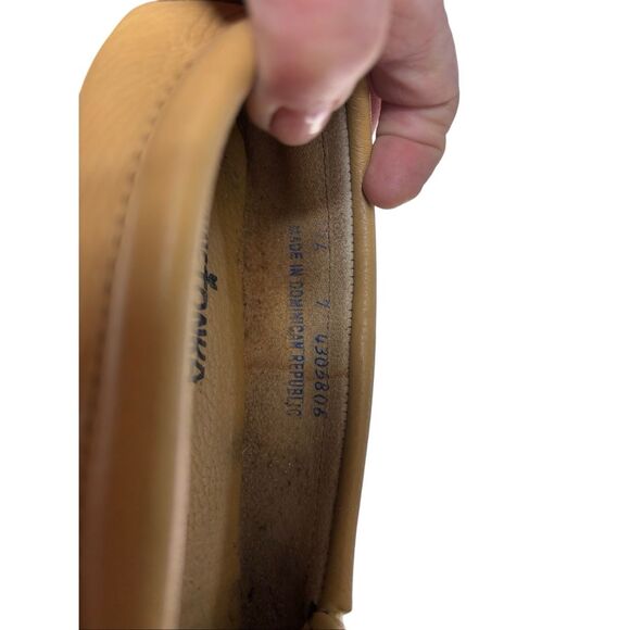 Minnetonka Tan Leather Beaded Moccasins - Picture 9 of 10